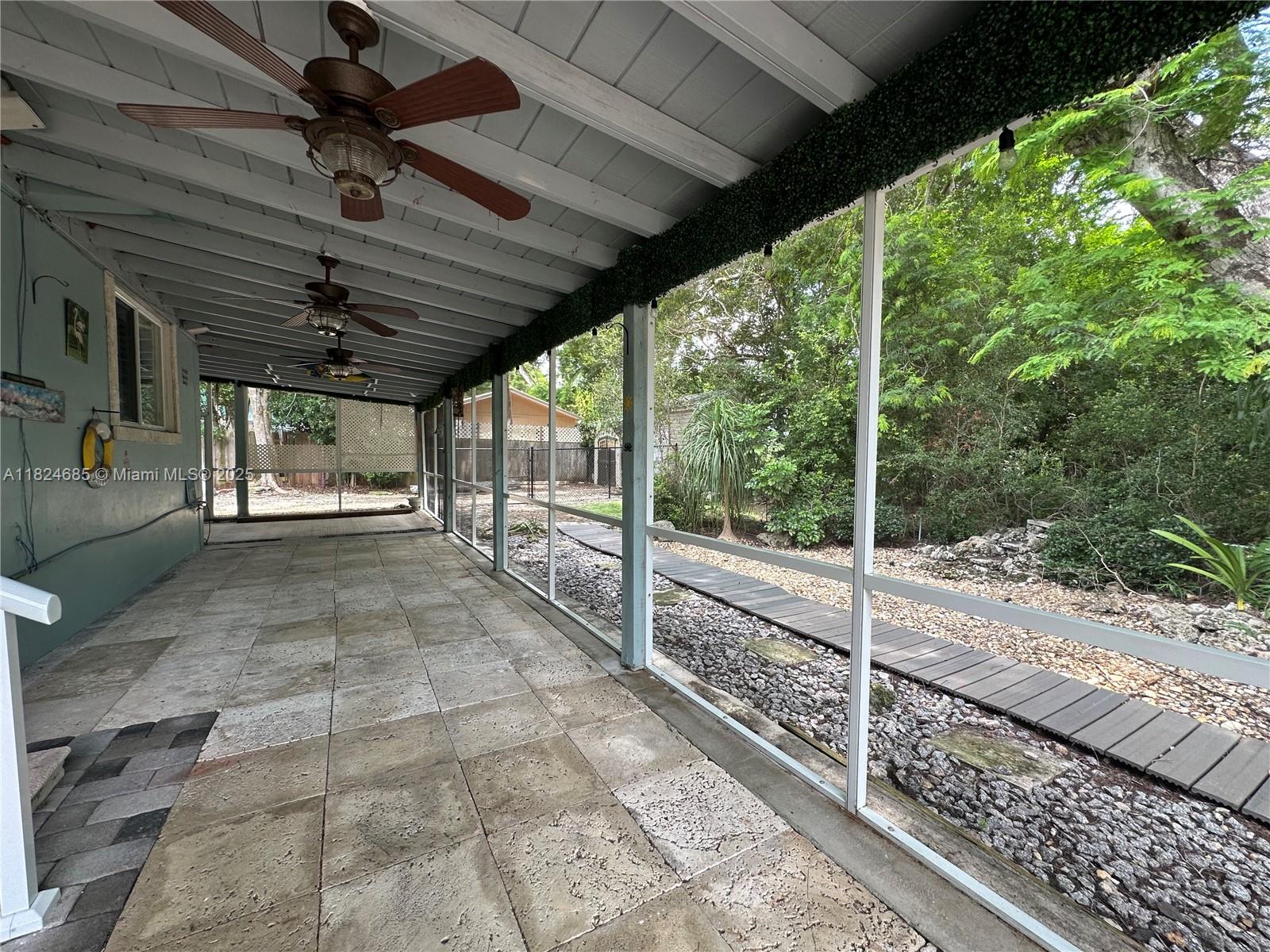 PAMELA VILLA KEY LARGO - Residential