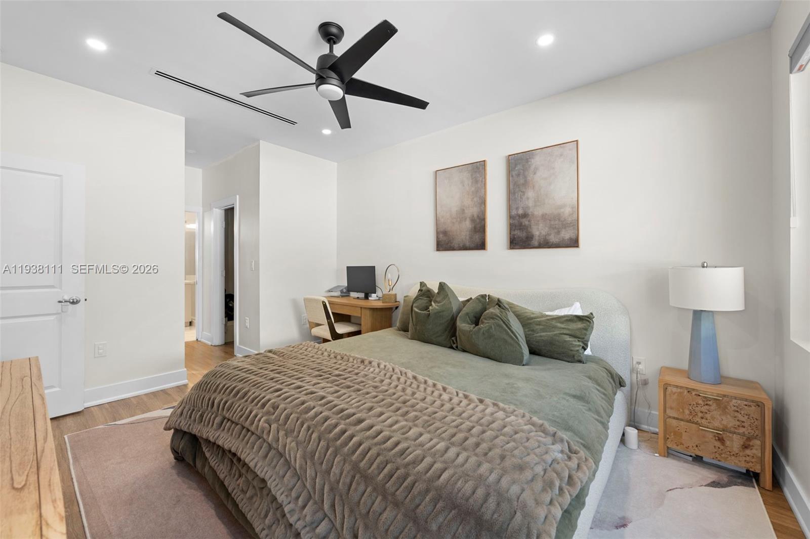 ISLAND VIEW - Residential Lease