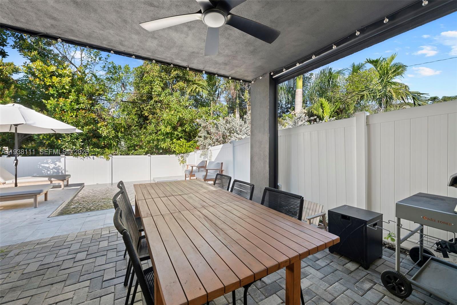 ISLAND VIEW - Residential Lease