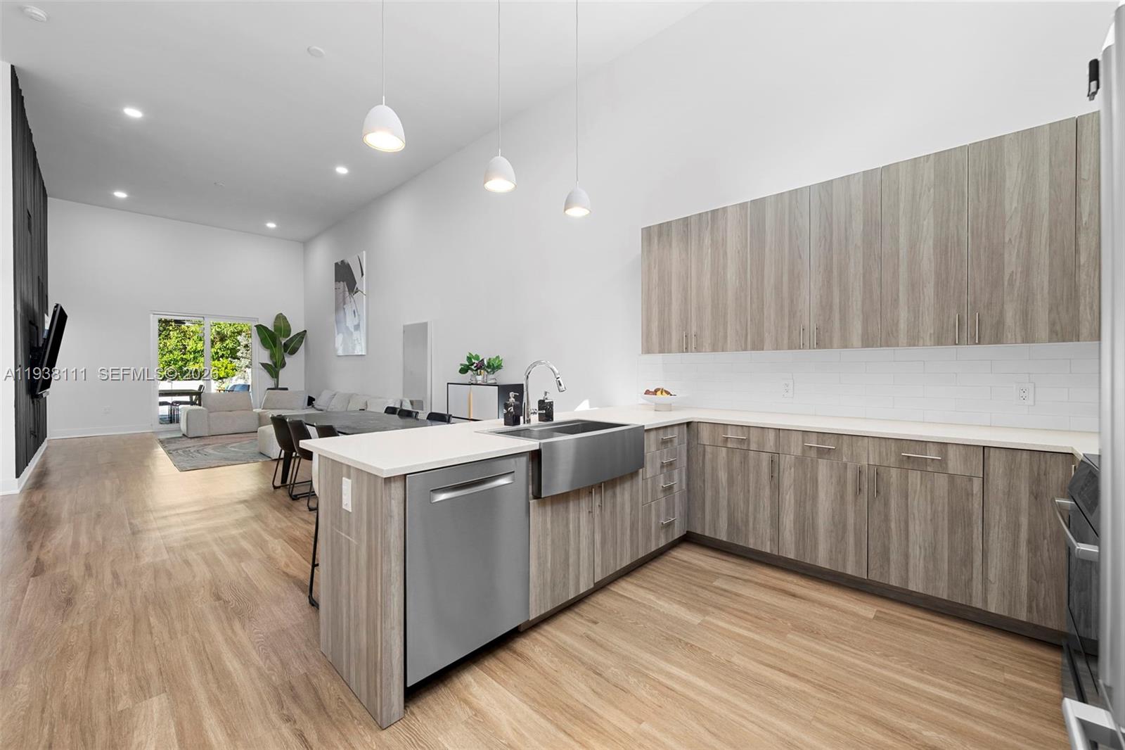 ISLAND VIEW - Residential Lease