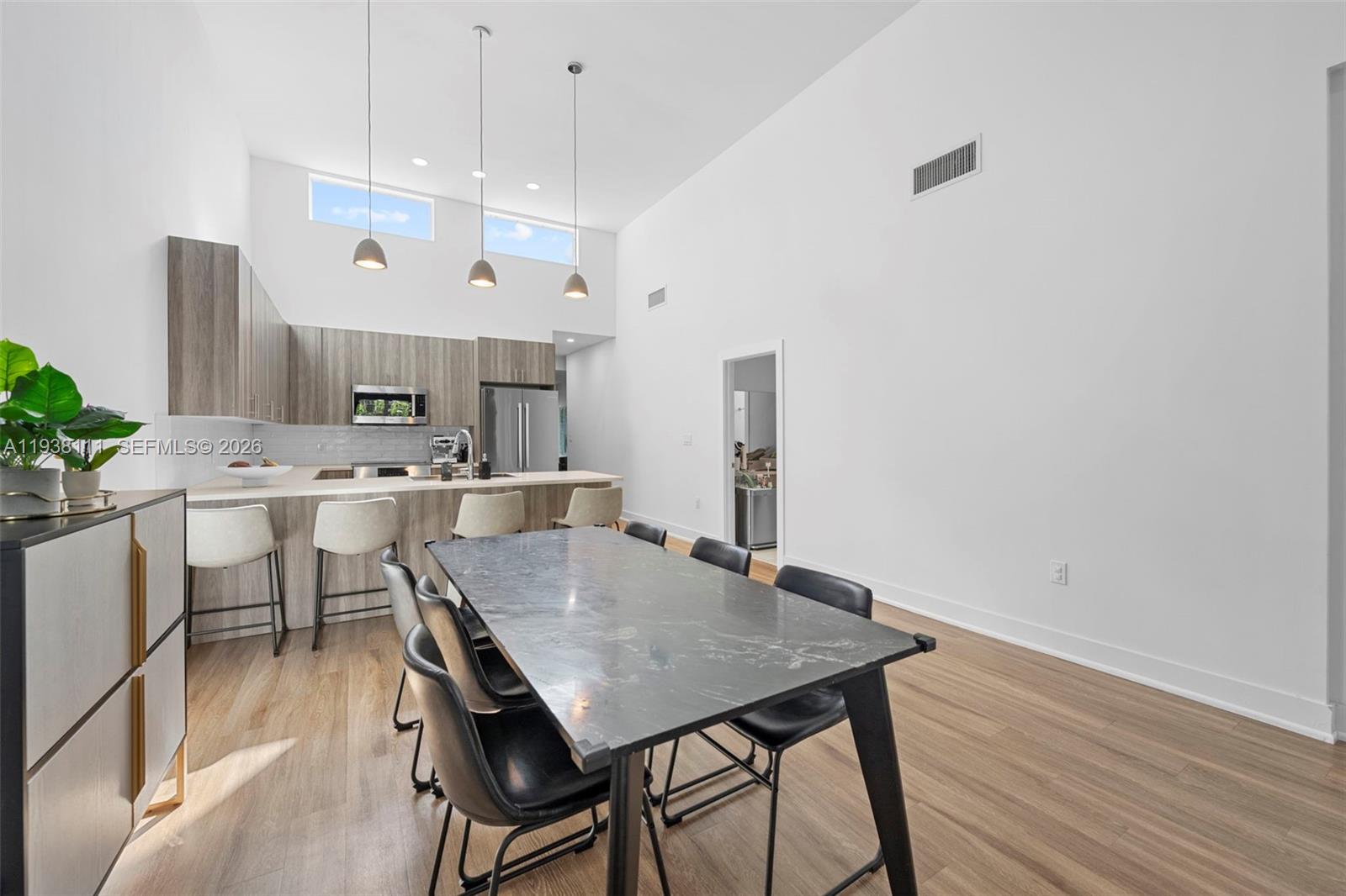 ISLAND VIEW - Residential Lease