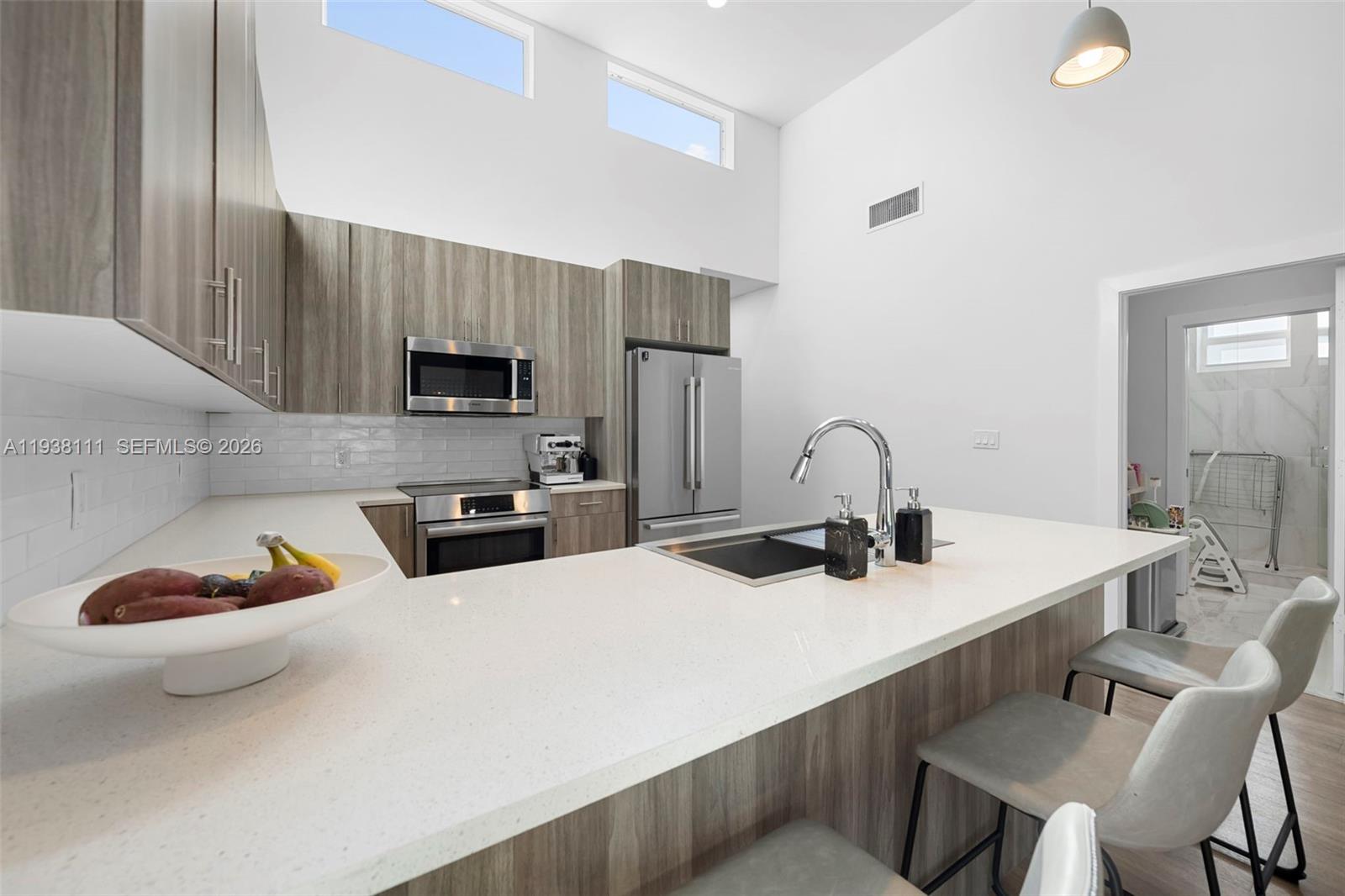 ISLAND VIEW - Residential Lease