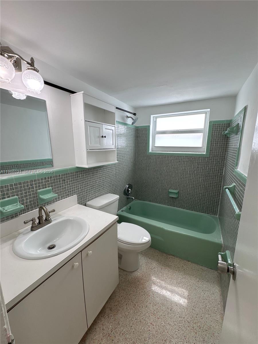 CAMDEN HEIGHTS ADDN - Residential Lease