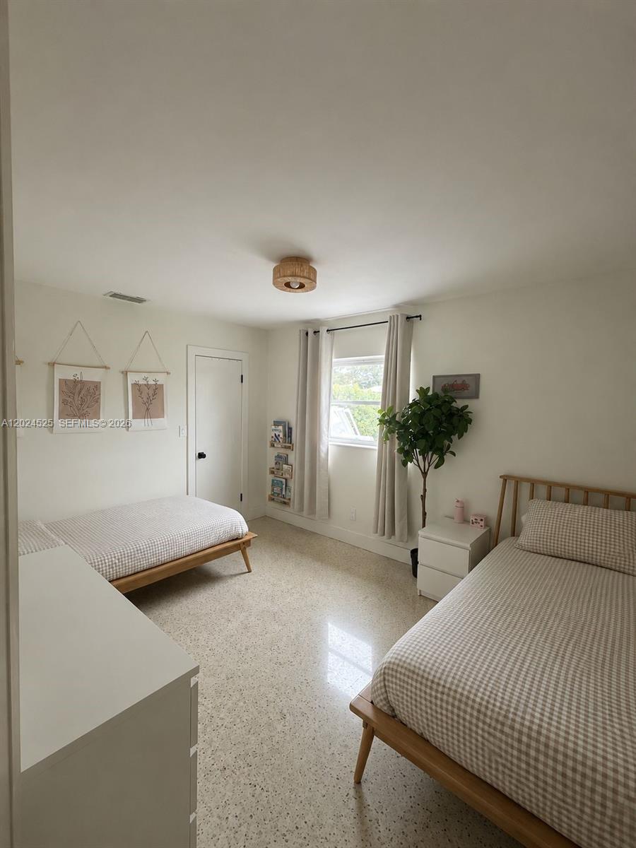 STIRLING LAKE - Residential Lease