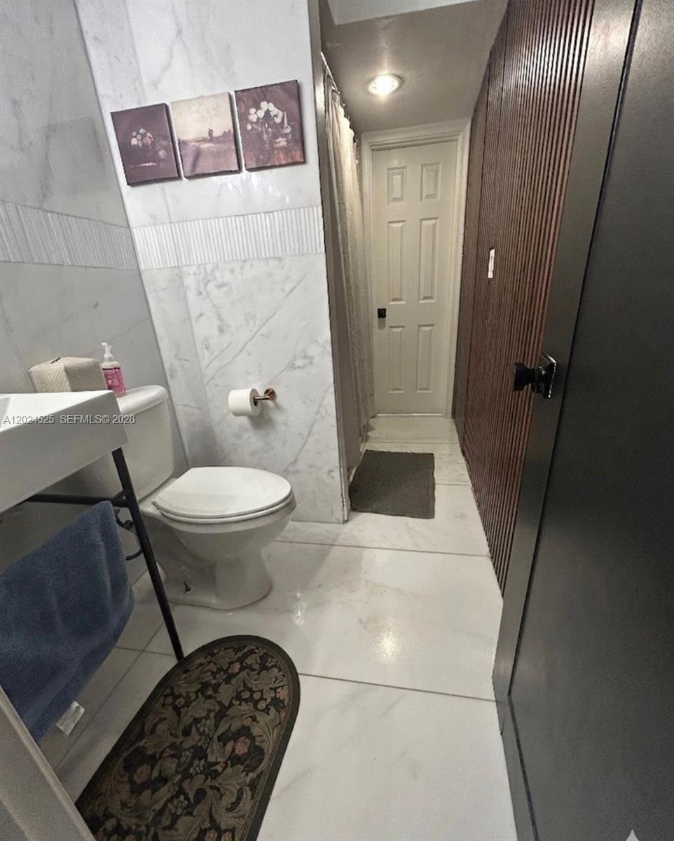 STIRLING LAKE - Residential Lease