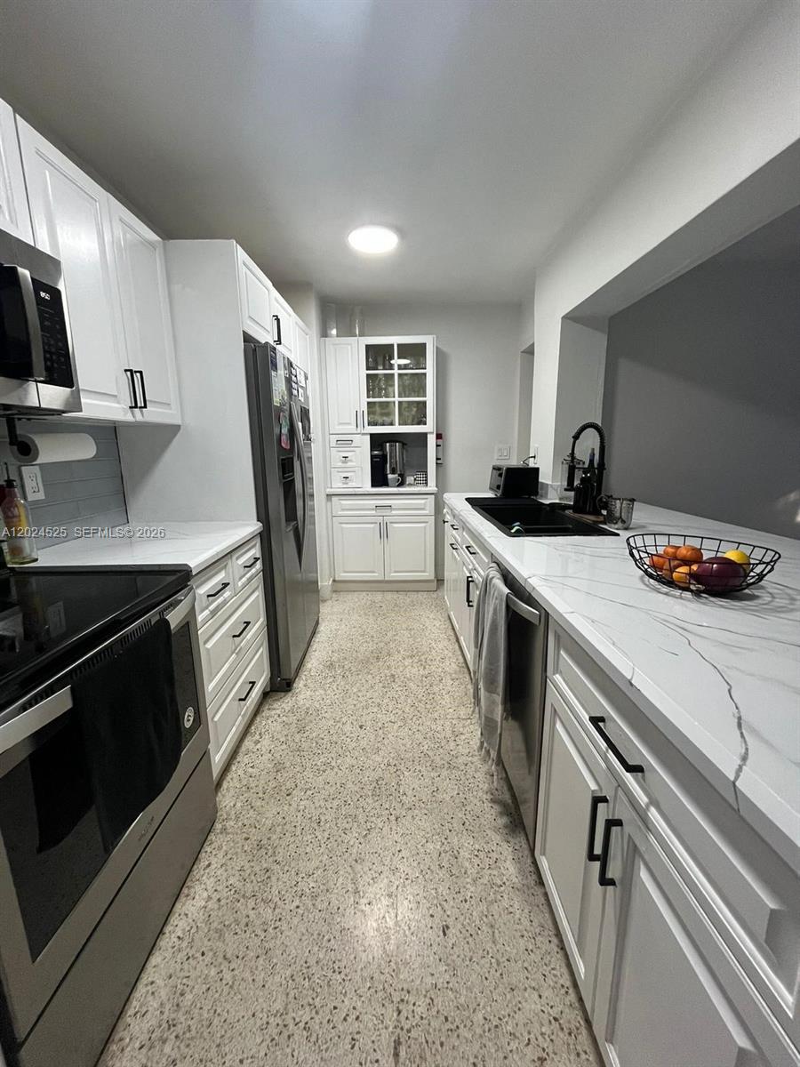 STIRLING LAKE - Residential Lease