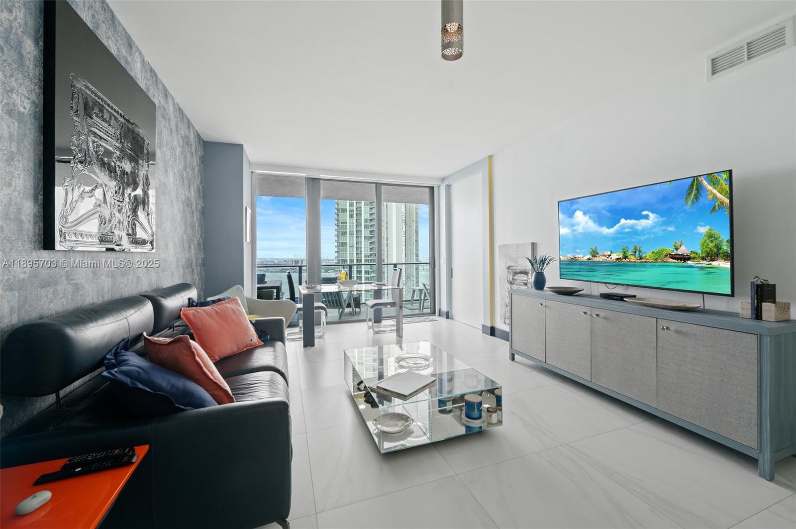 PARAISO BAY CONDO - Residential
