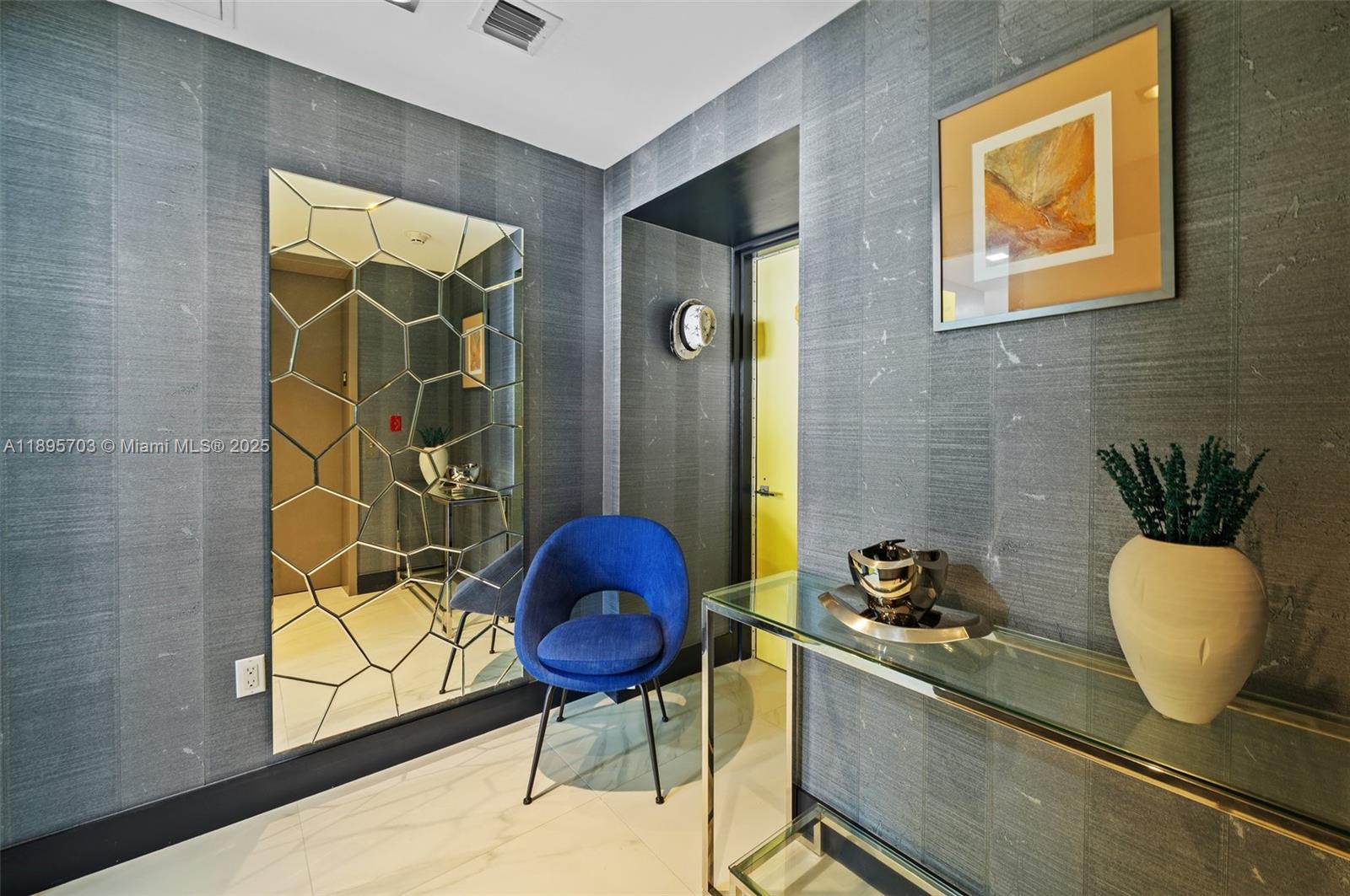 PARAISO BAY CONDO - Residential