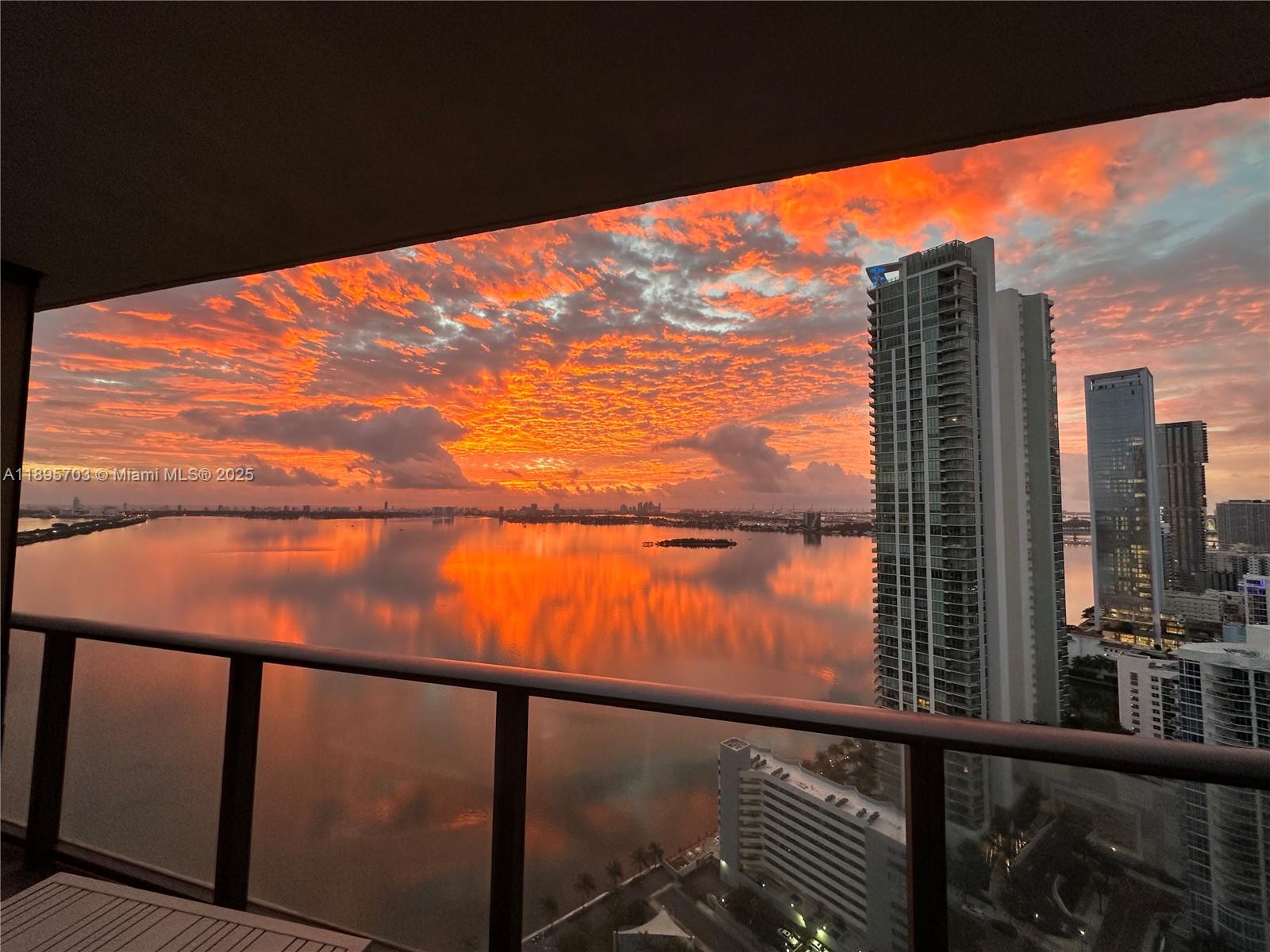 PARAISO BAY CONDO - Residential