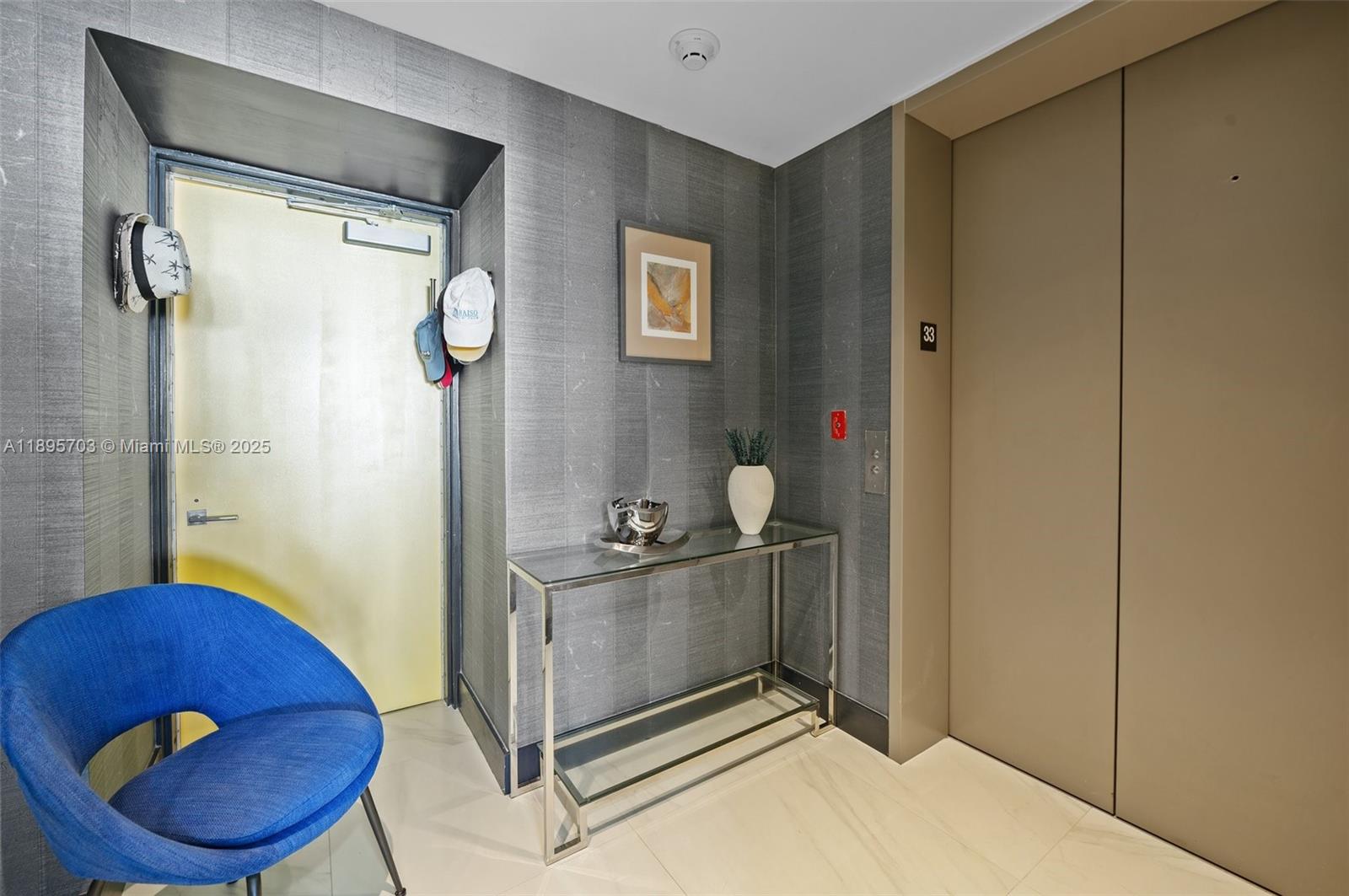 PARAISO BAY CONDO - Residential
