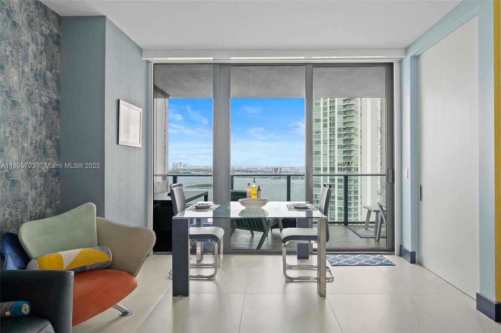 PARAISO BAY CONDO - Residential