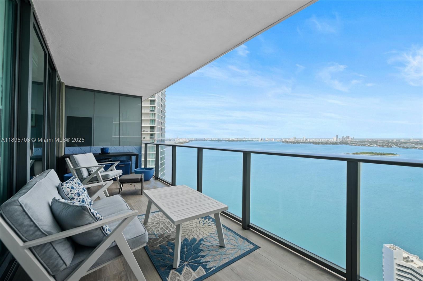 PARAISO BAY CONDO - Residential