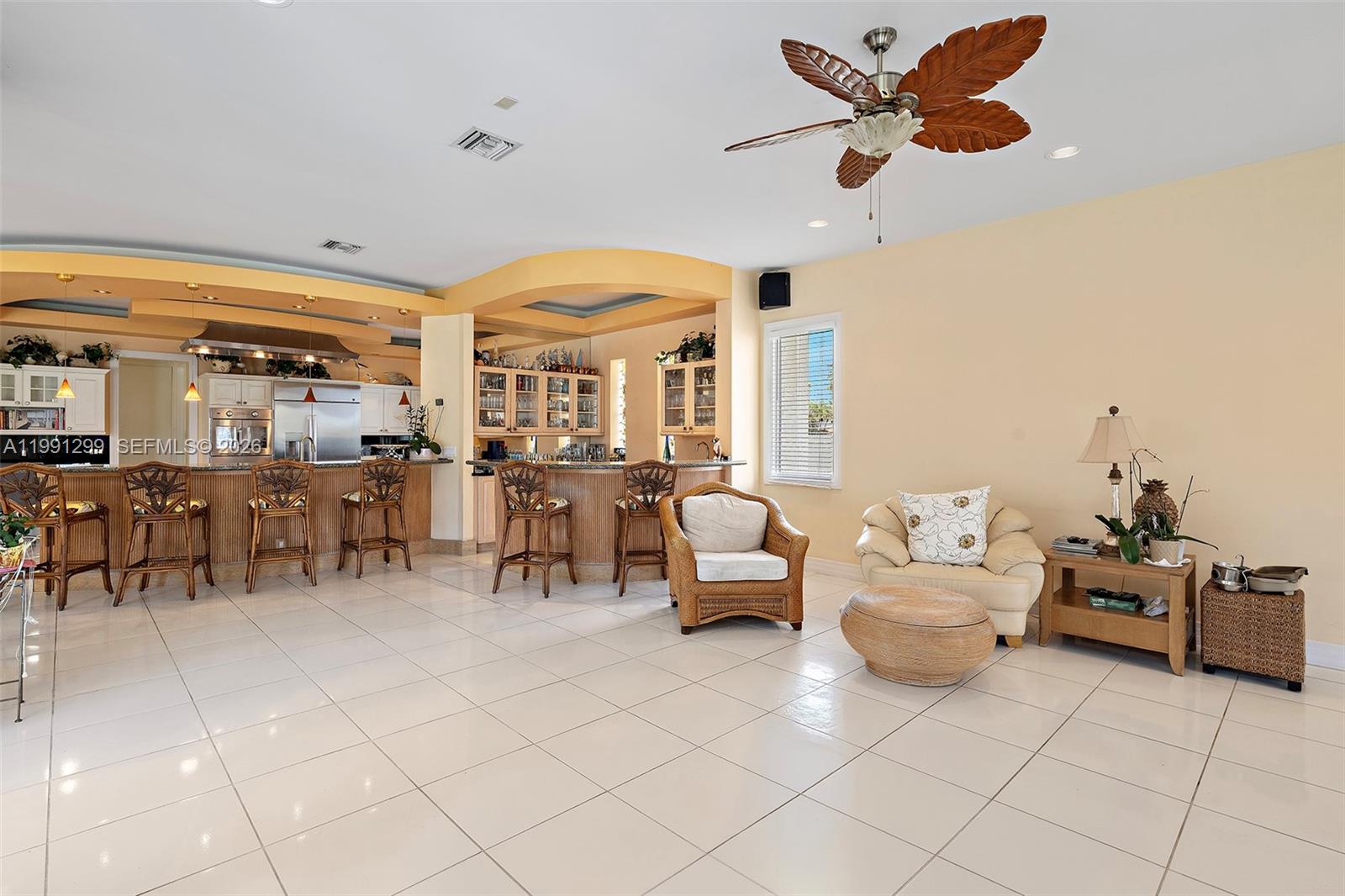 HOLLYWOOD LAKES - Residential