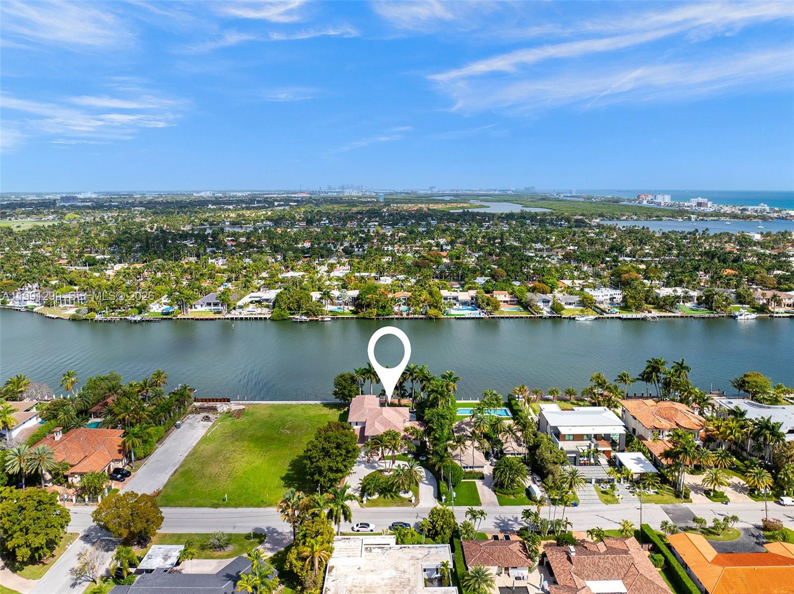 HOLLYWOOD LAKES - Residential