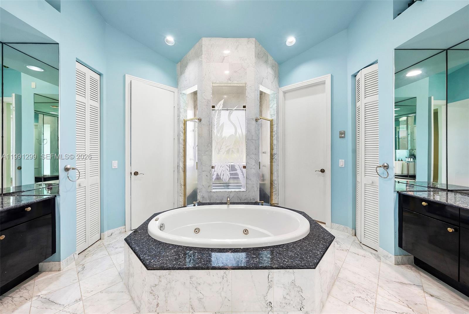 HOLLYWOOD LAKES - Residential