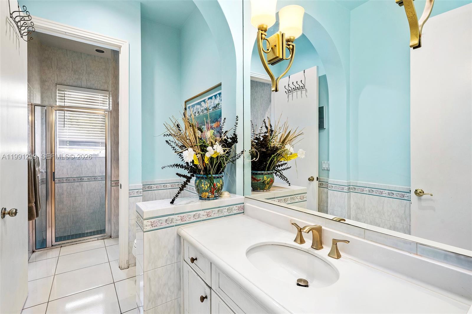 HOLLYWOOD LAKES - Residential