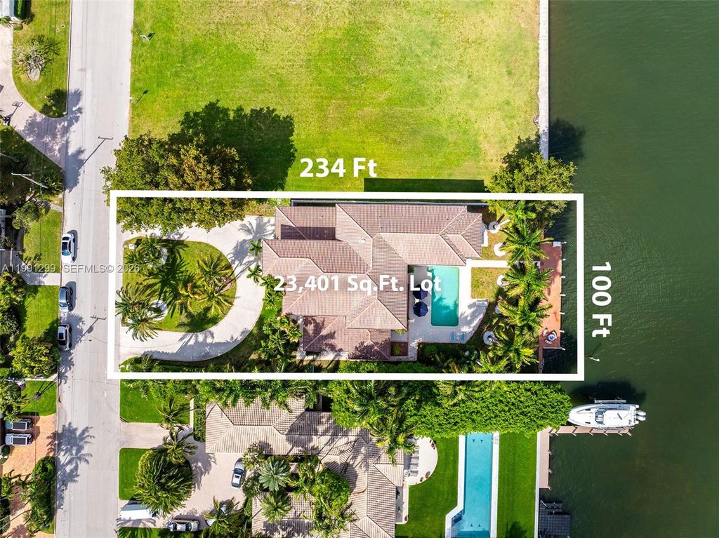 Photo of 1047 S Southlake Dr, Hollywood, FL 33019 (MLS # A11991299)