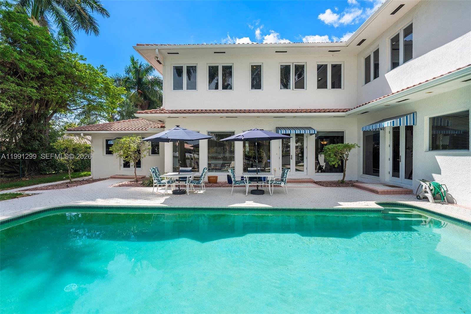 HOLLYWOOD LAKES - Residential