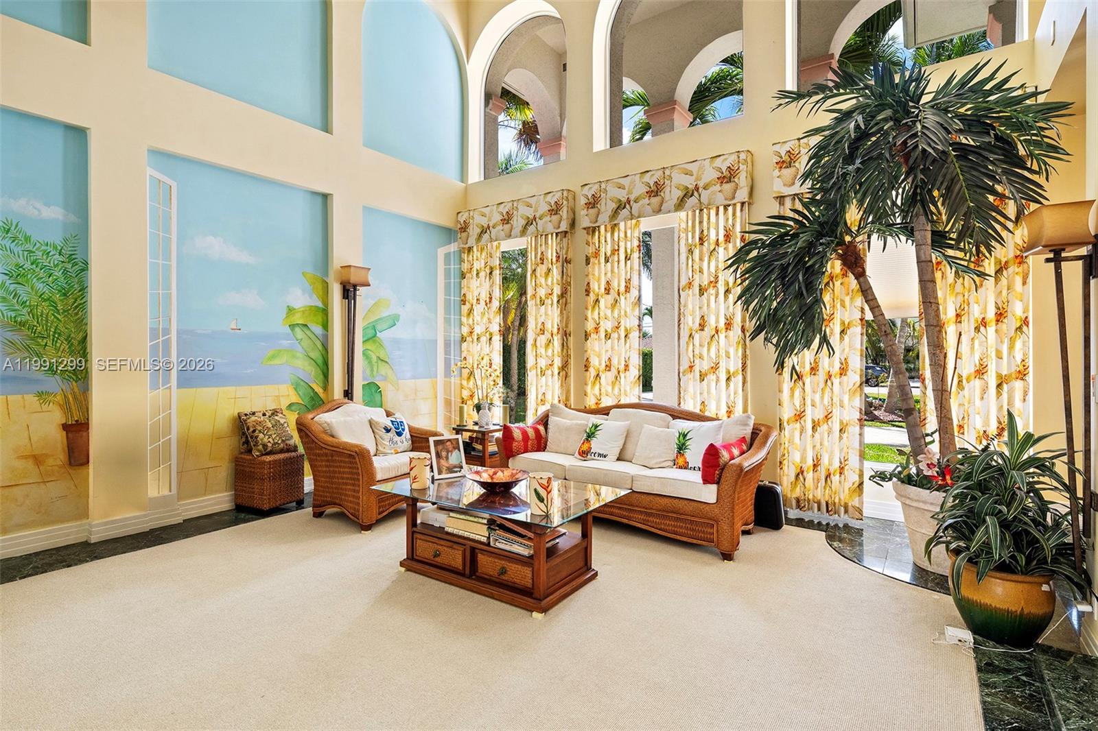 HOLLYWOOD LAKES - Residential