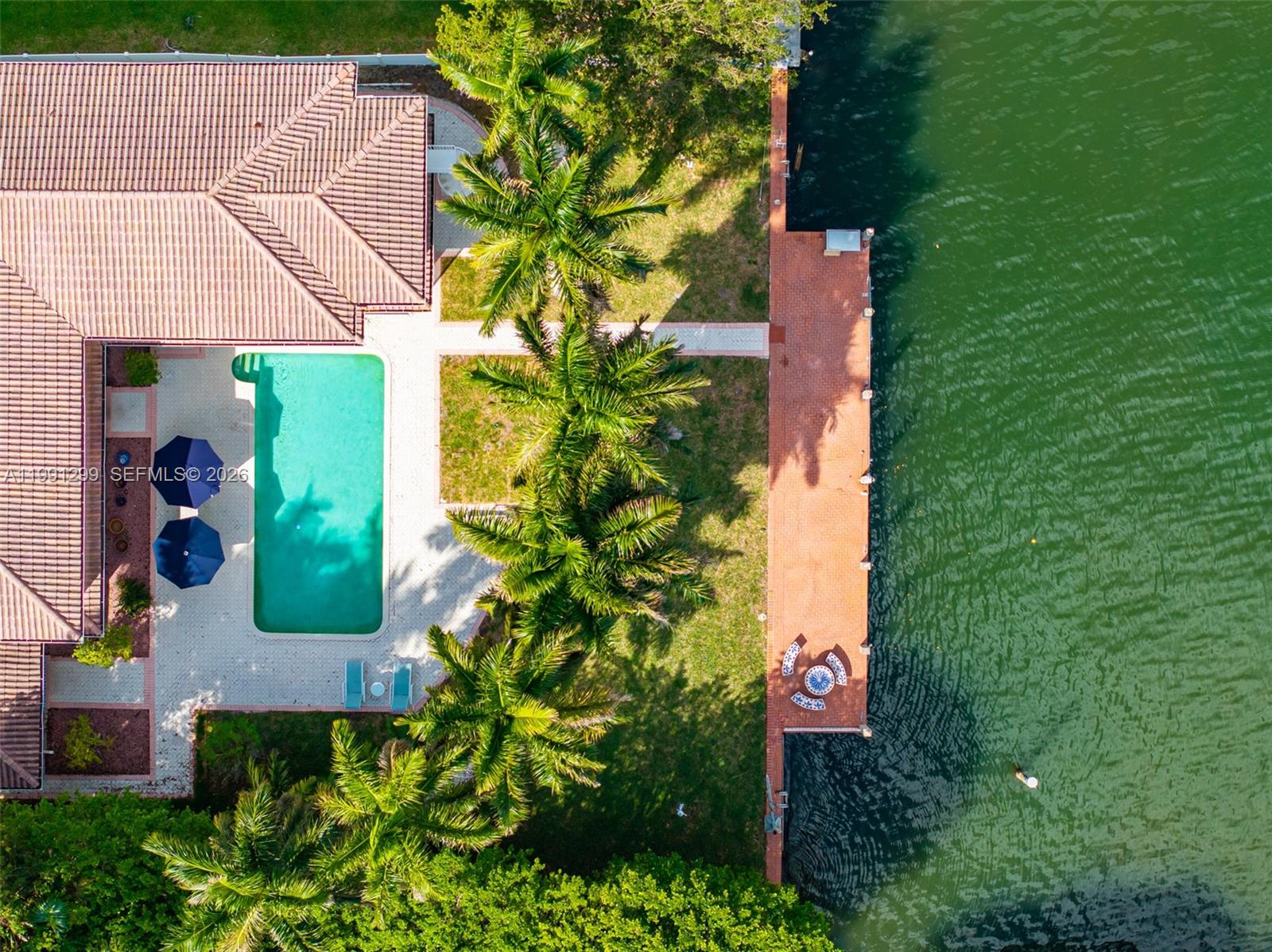 HOLLYWOOD LAKES - Residential