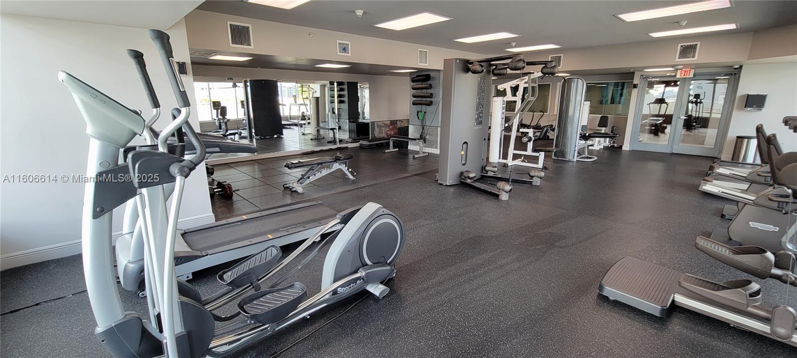 1800 BISCAYNE PLAZA CONDO - Residential