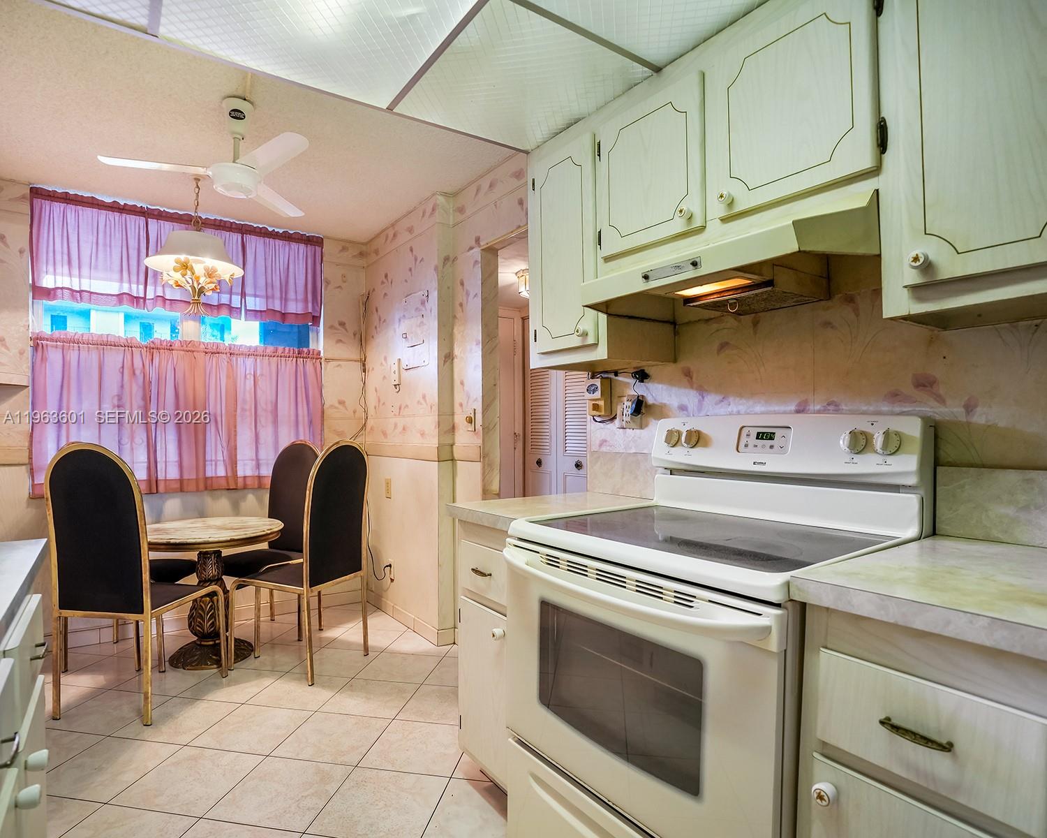 CYPRESS CHASE CONDO NO 1 - Residential