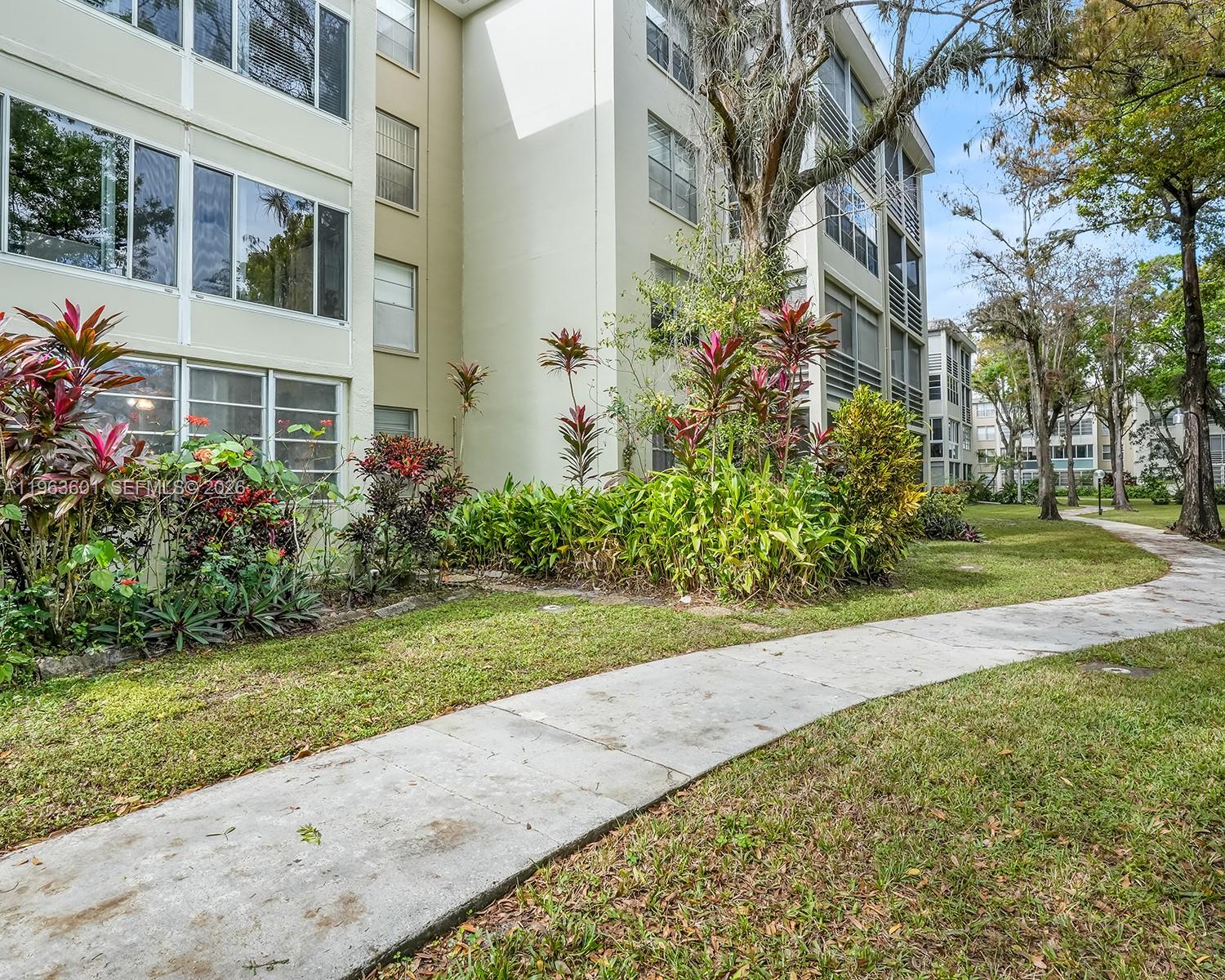 CYPRESS CHASE CONDO NO 1 - Residential