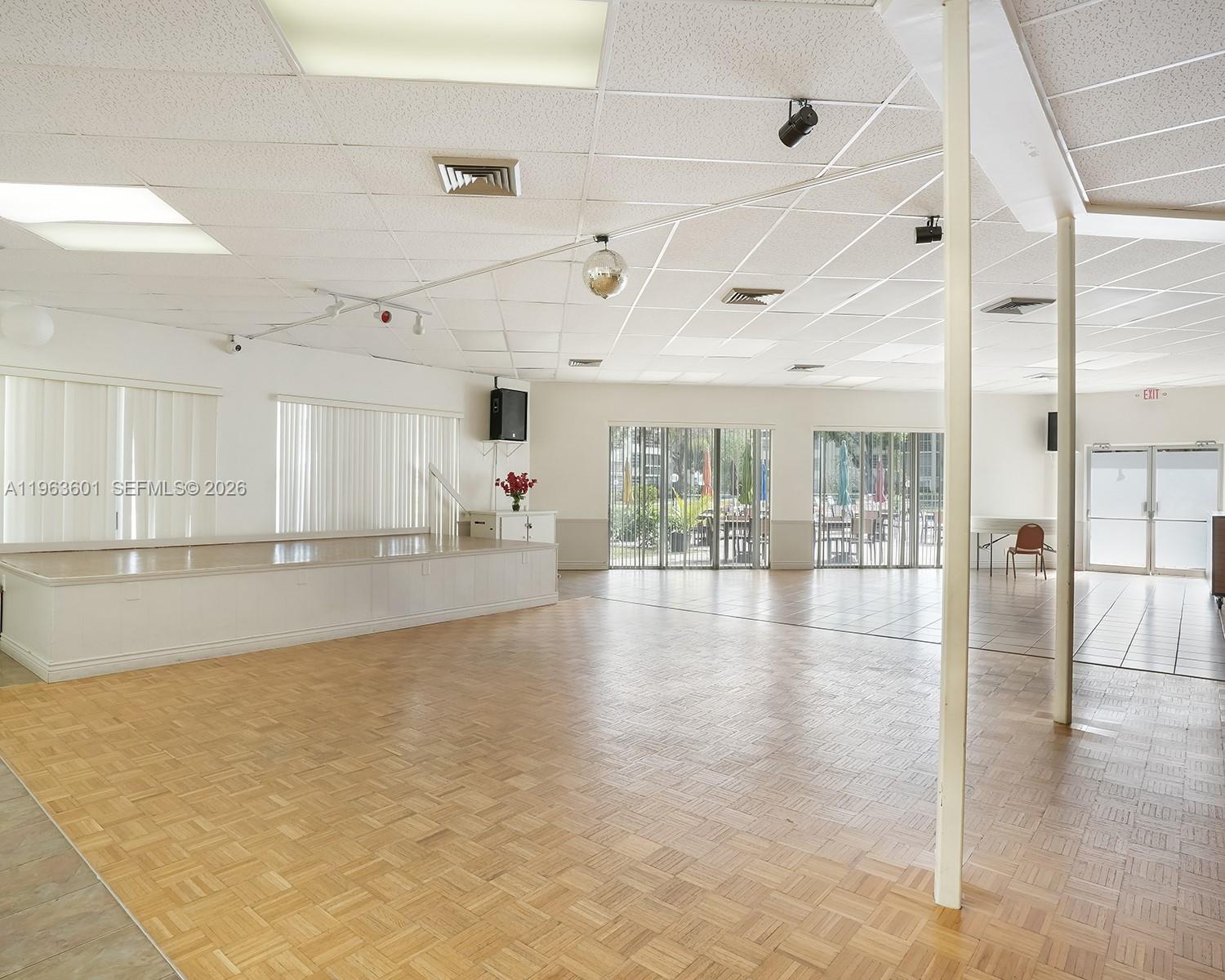 CYPRESS CHASE CONDO NO 1 - Residential