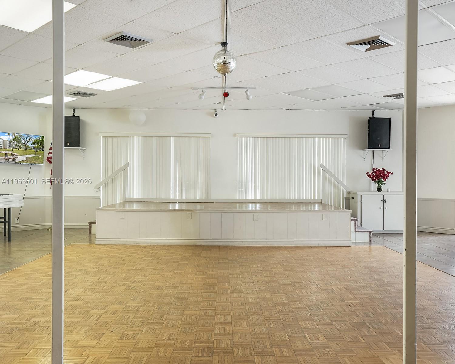 CYPRESS CHASE CONDO NO 1 - Residential