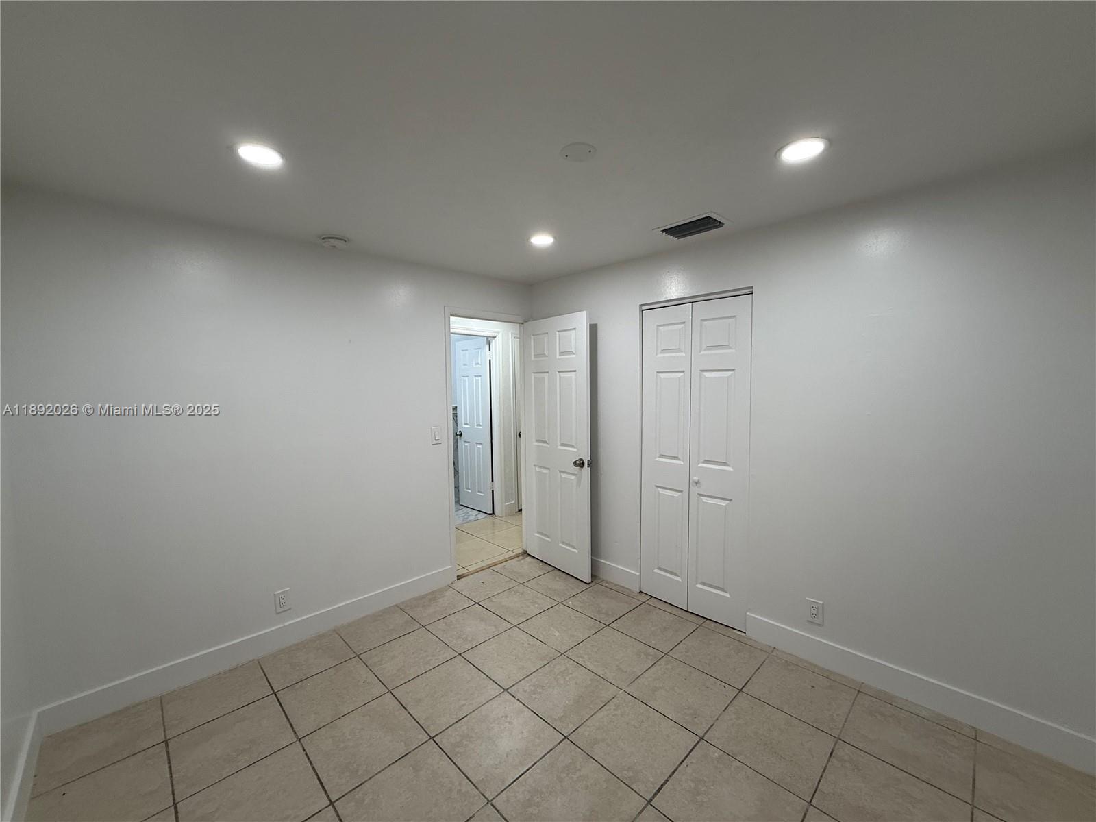 FEDERAL GARDENS 4 - Residential Lease