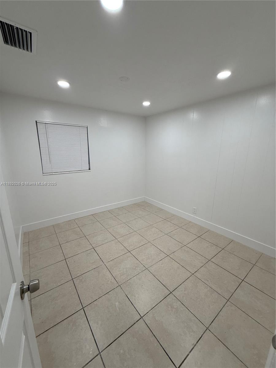 FEDERAL GARDENS 4 - Residential Lease