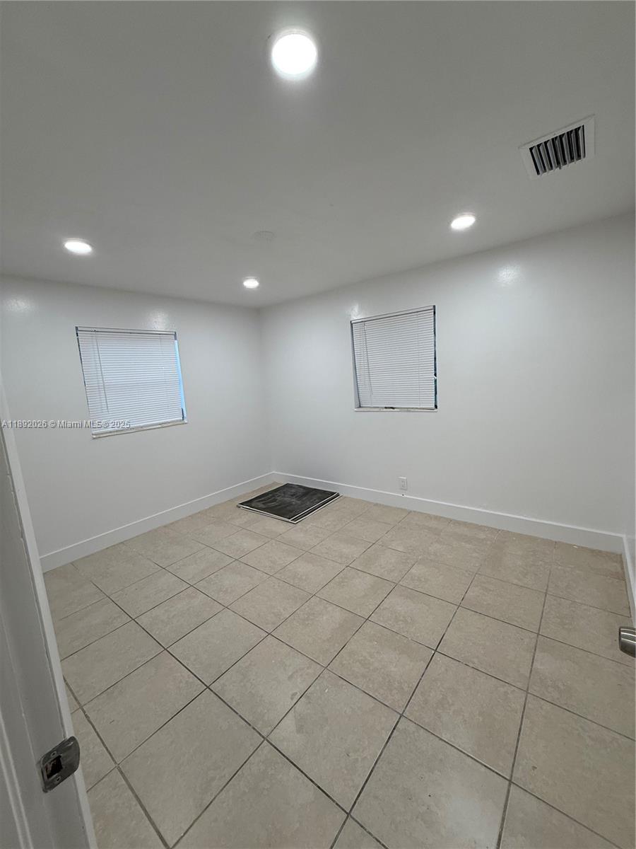FEDERAL GARDENS 4 - Residential Lease