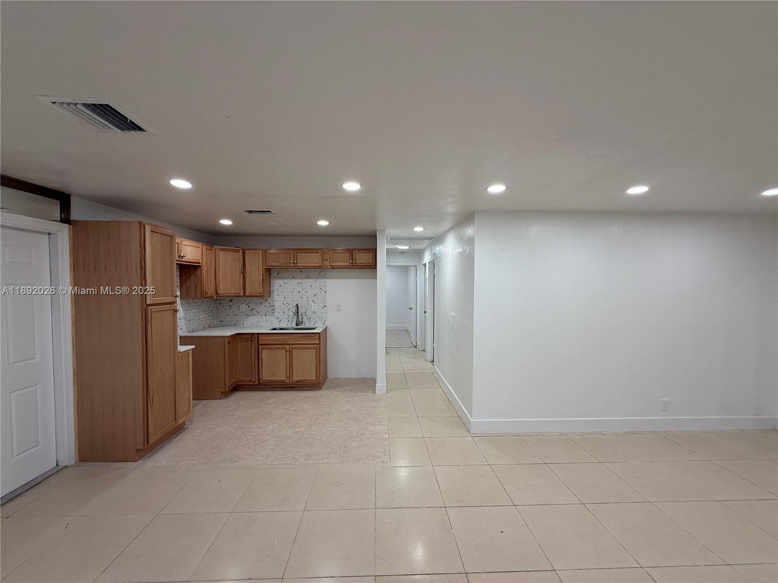 FEDERAL GARDENS 4 - Residential Lease