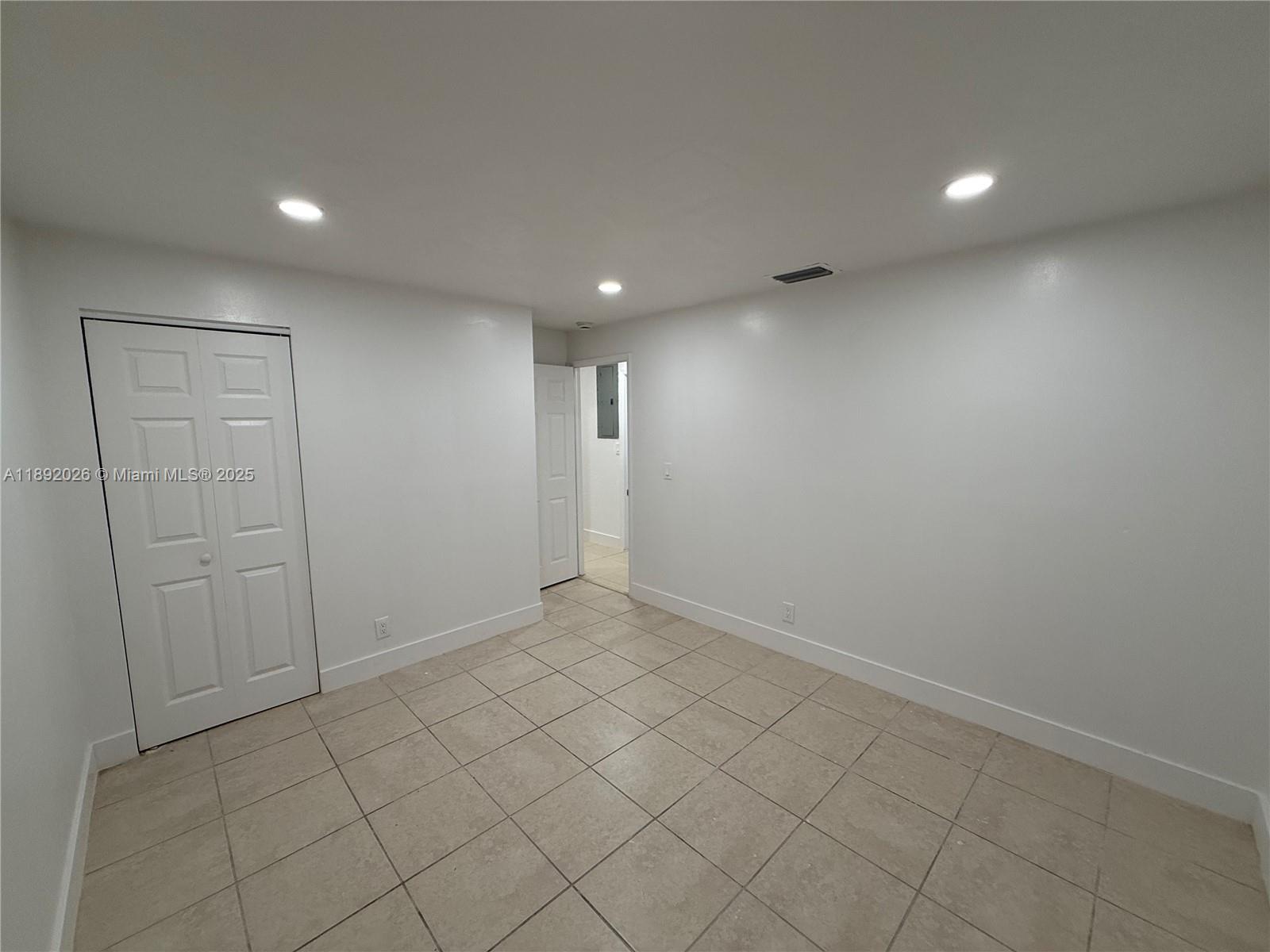 FEDERAL GARDENS 4 - Residential Lease