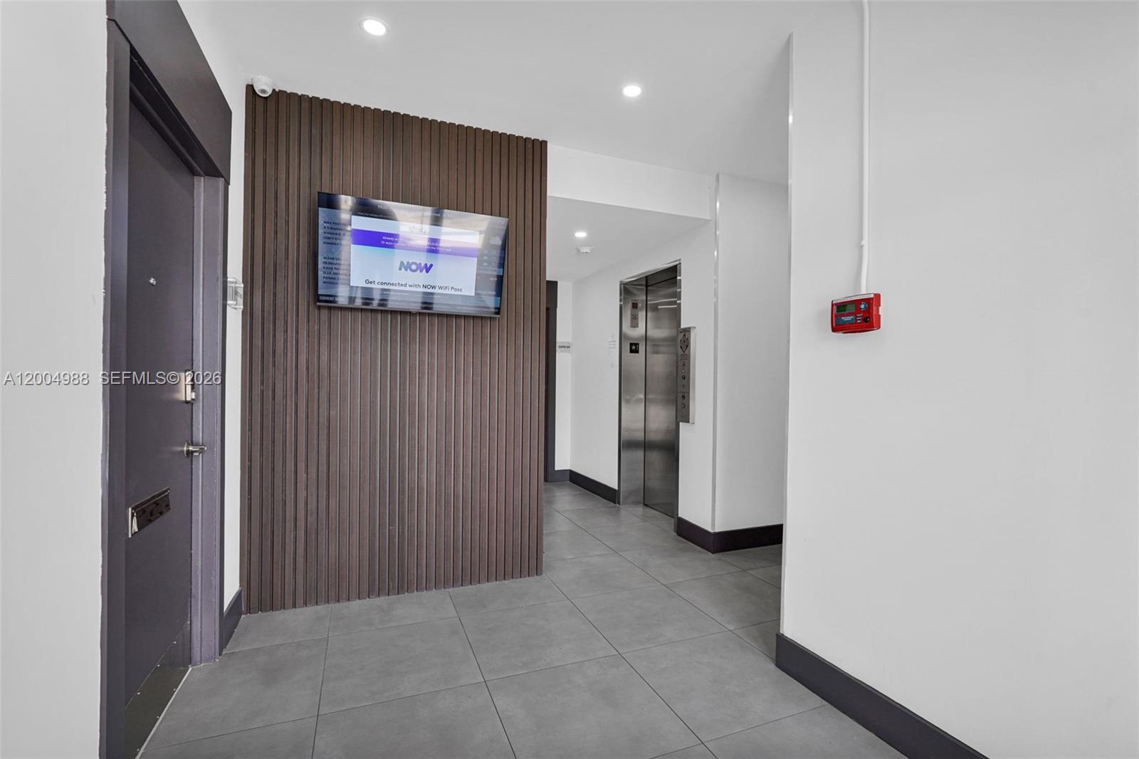 2640 Hollywood Blvd 200