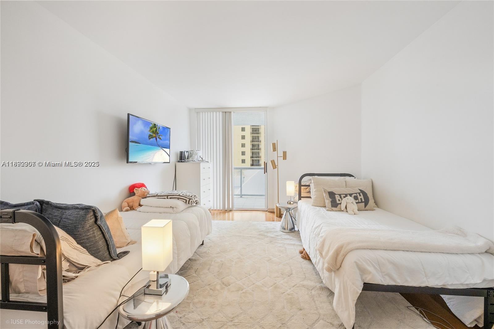 OCEANIA I CONDO - Residential