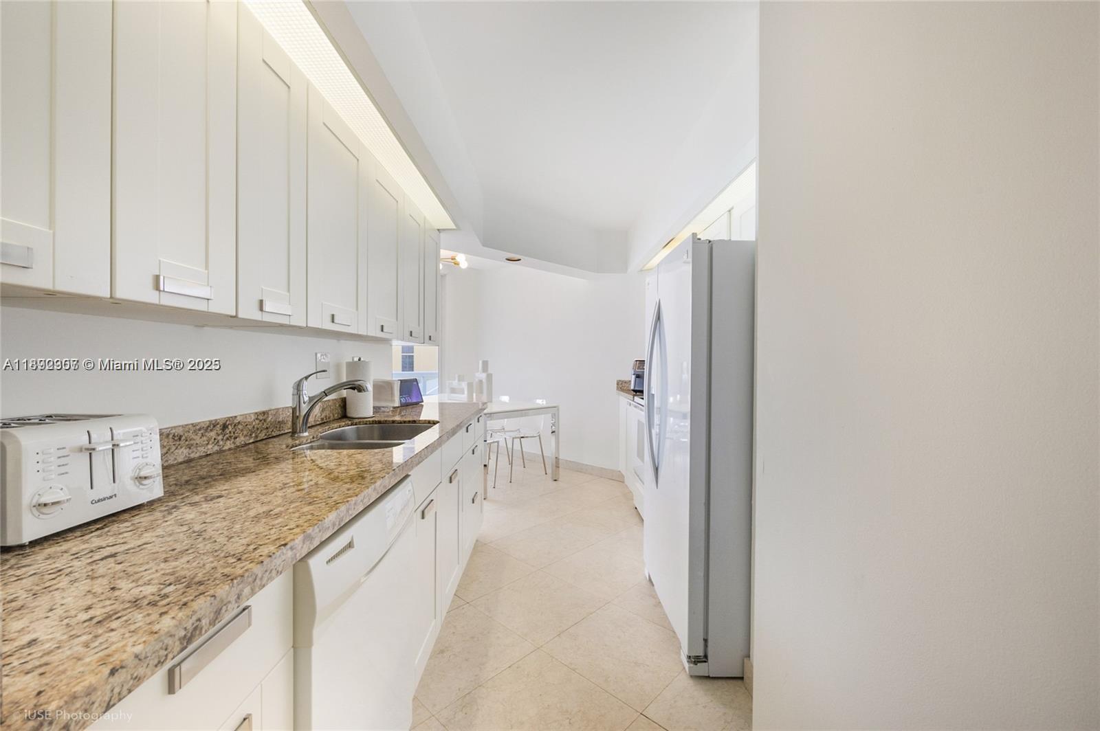 OCEANIA I CONDO - Residential