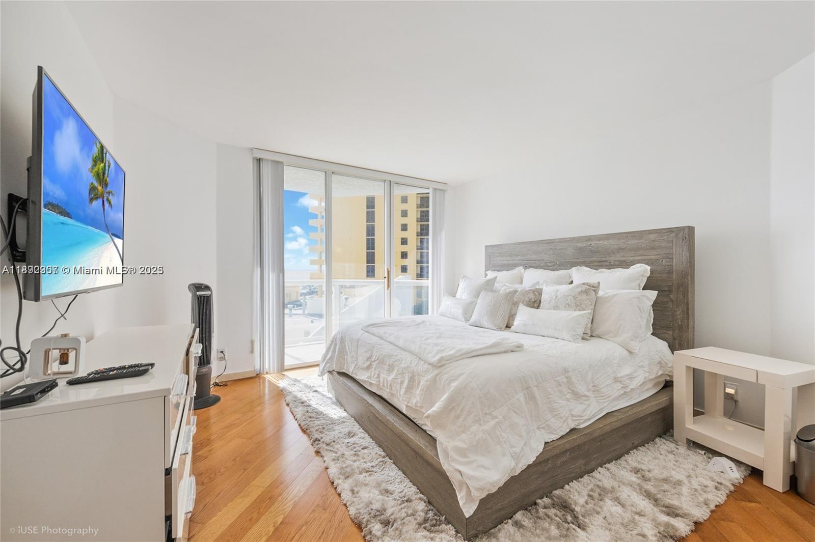 OCEANIA I CONDO - Residential