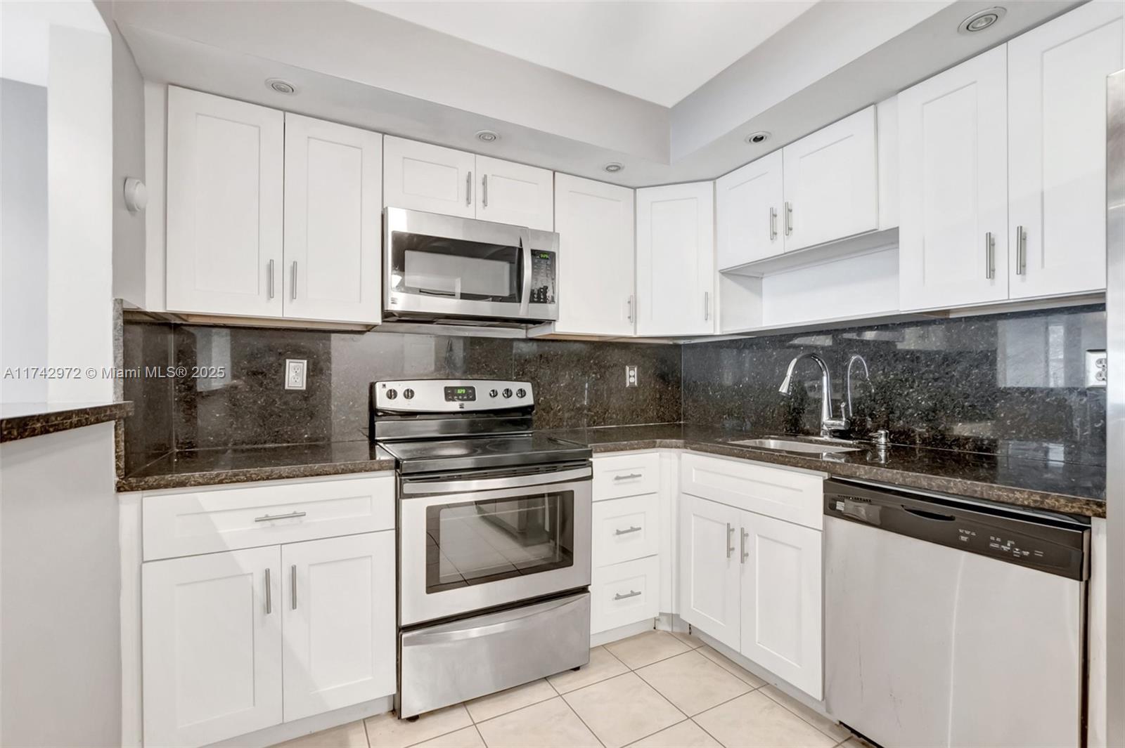 ISLE OF SANDALFOOT CONDO - Residential Lease