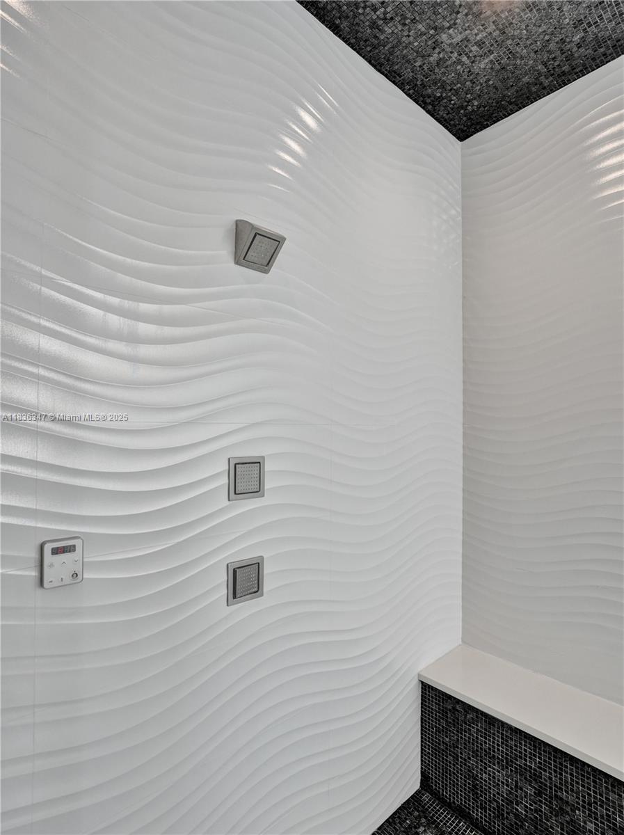 LAUDERDALE ISLES RE-AMEND - Residential