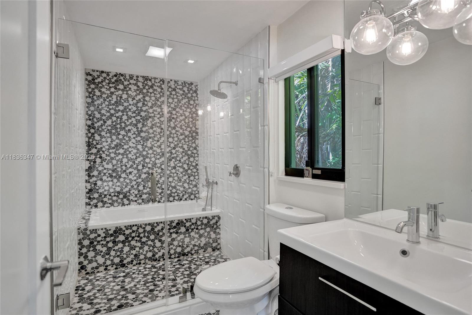 LAUDERDALE ISLES RE-AMEND - Residential