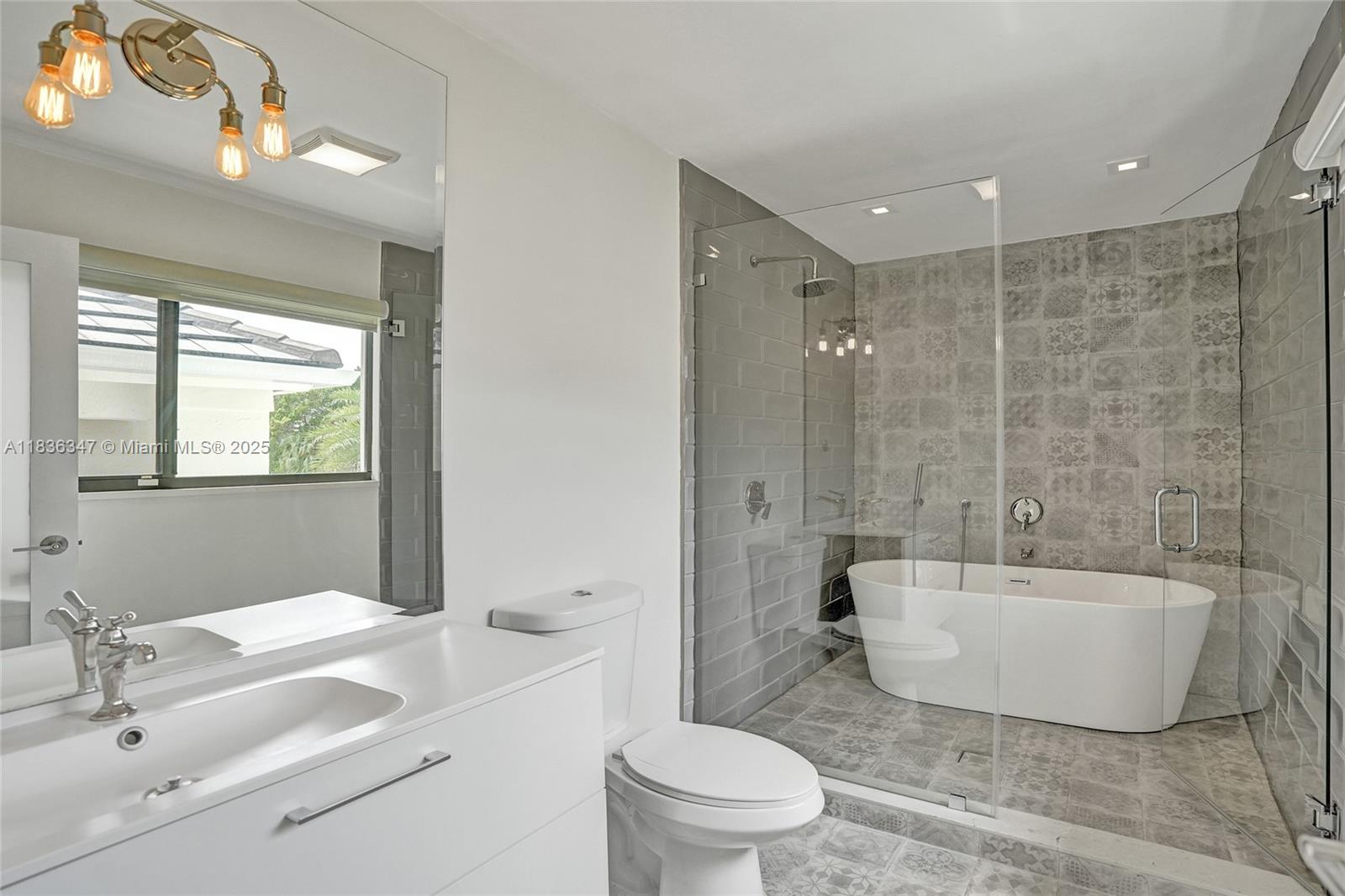 LAUDERDALE ISLES RE-AMEND - Residential