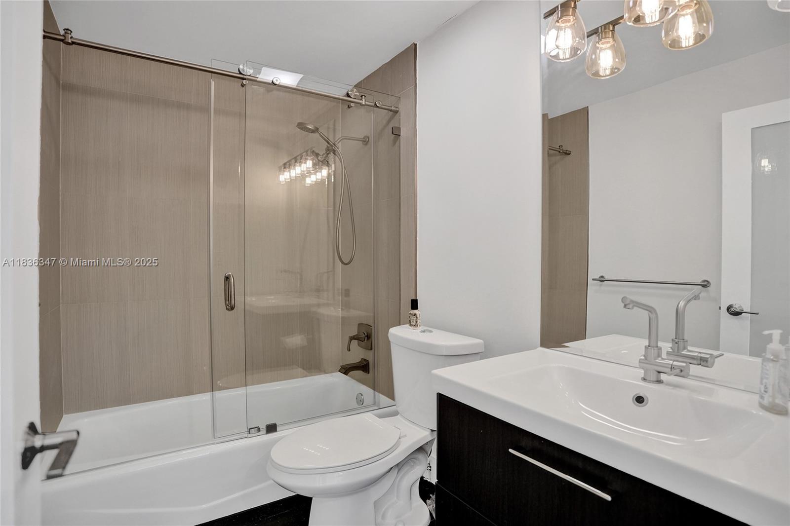 LAUDERDALE ISLES RE-AMEND - Residential