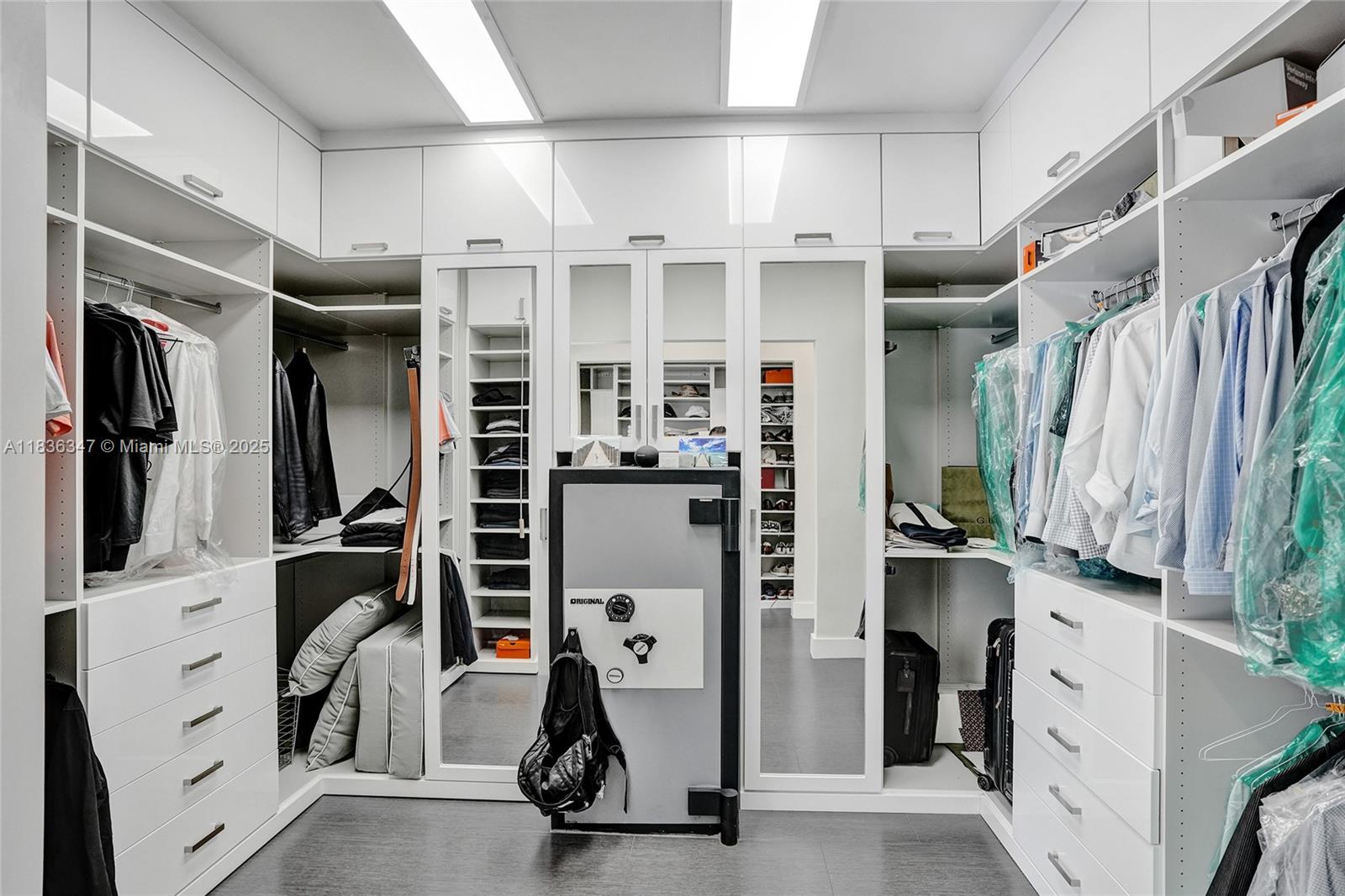 LAUDERDALE ISLES RE-AMEND - Residential