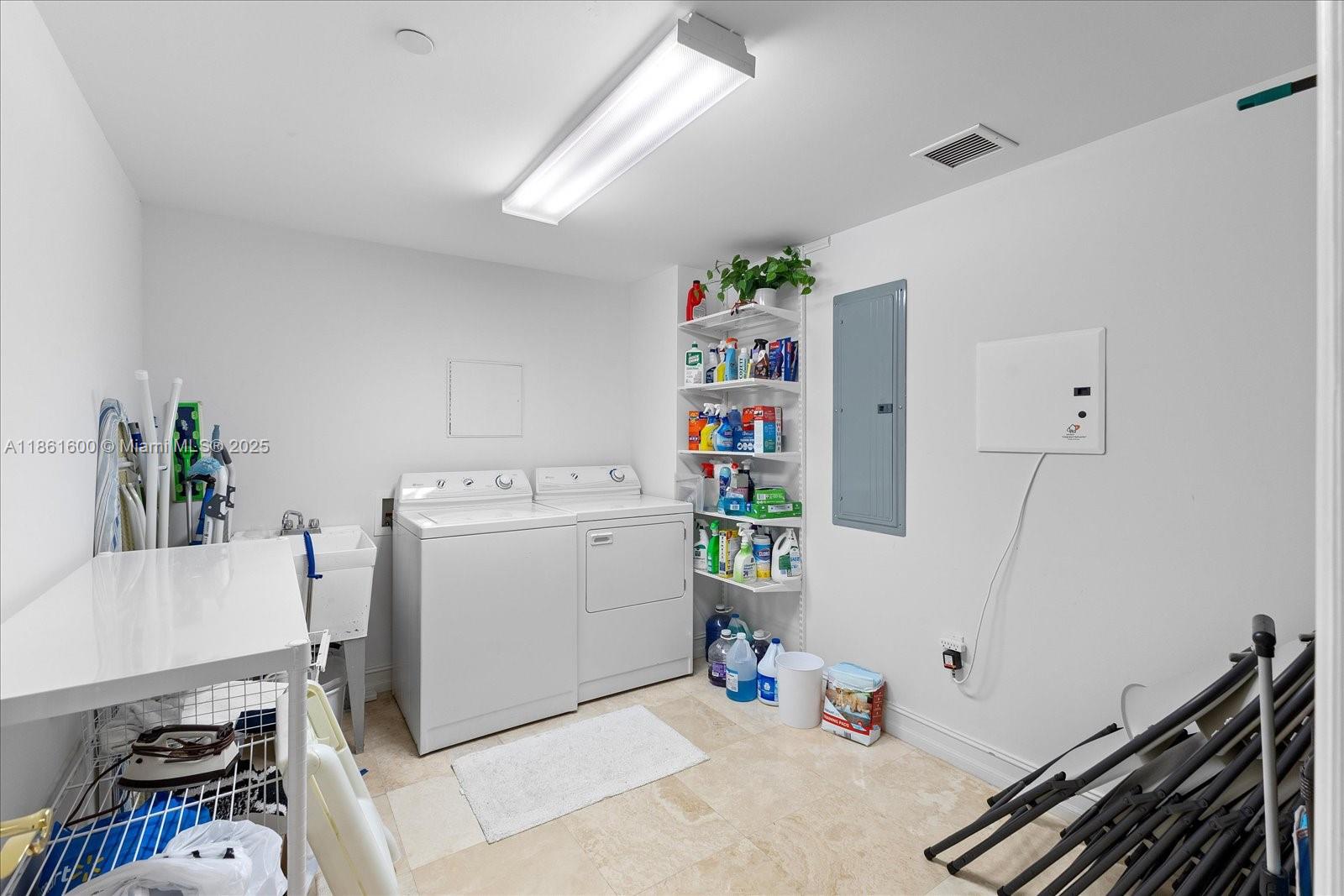 HAMPTONS SOUTH CONDO - Residential