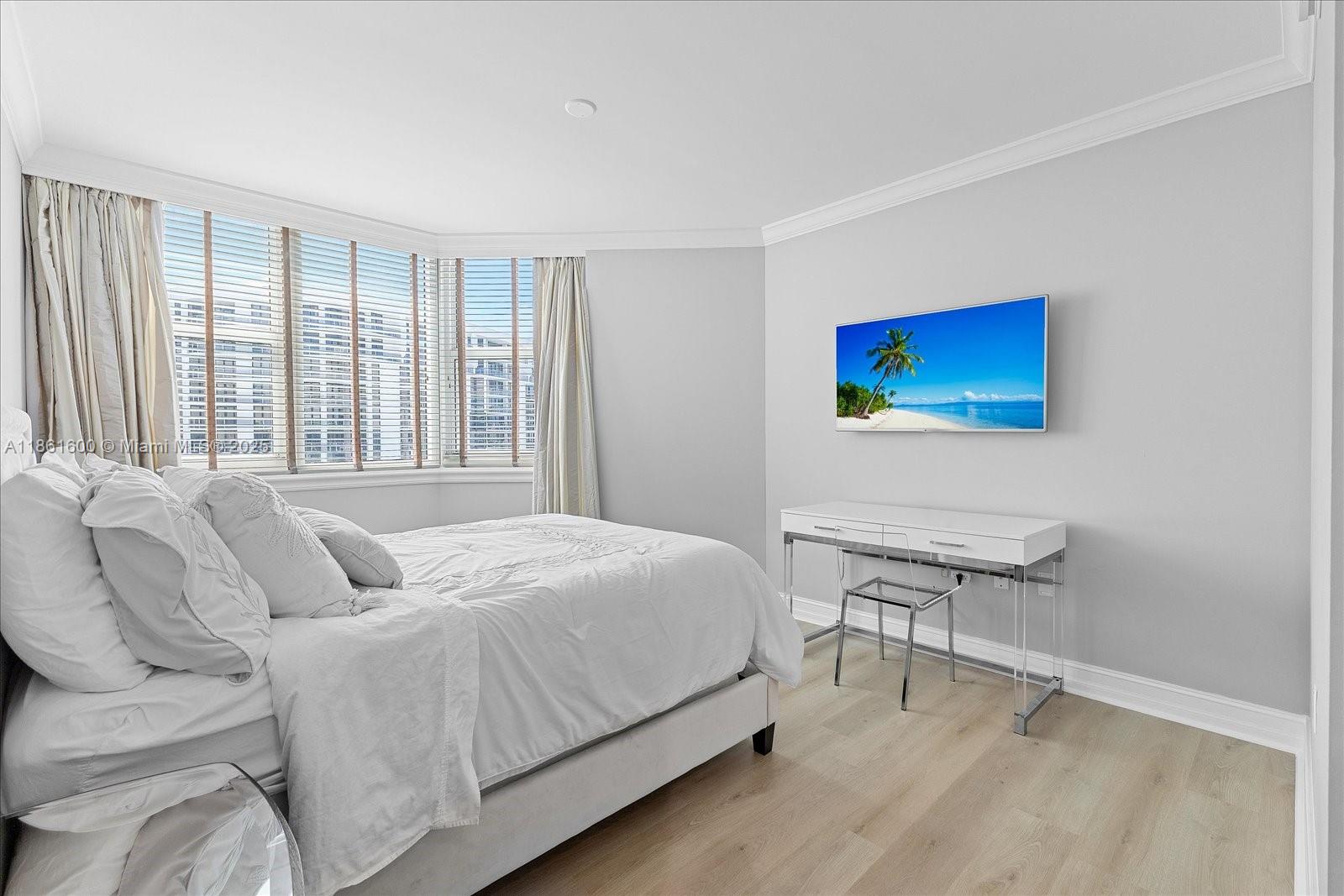 HAMPTONS SOUTH CONDO - Residential