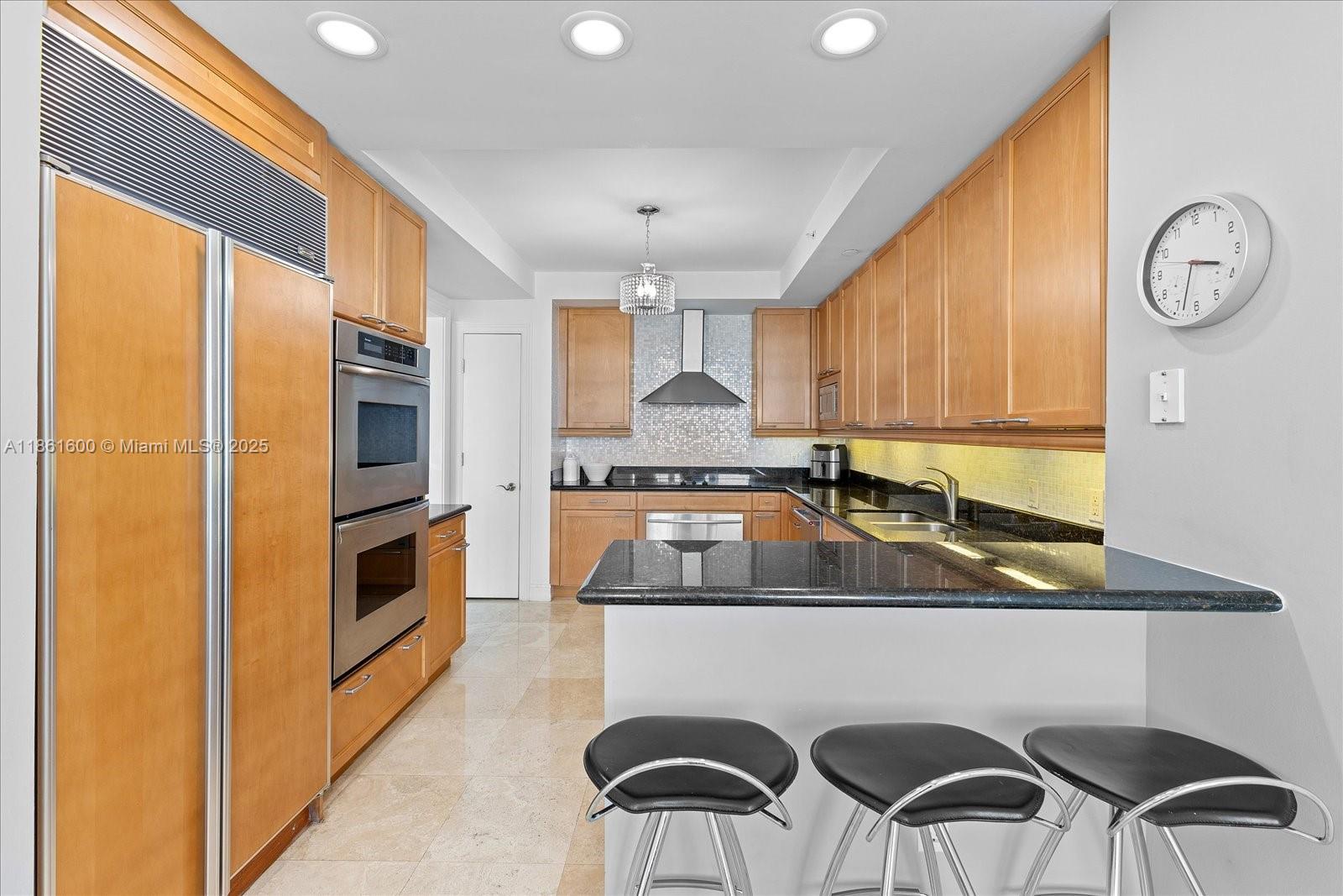 HAMPTONS SOUTH CONDO - Residential