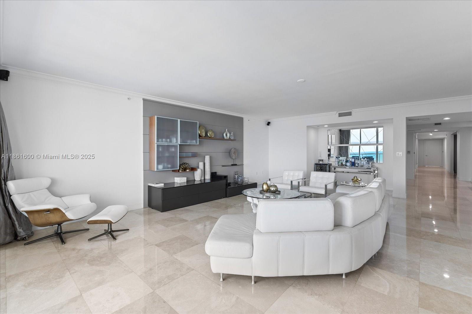 HAMPTONS SOUTH CONDO - Residential