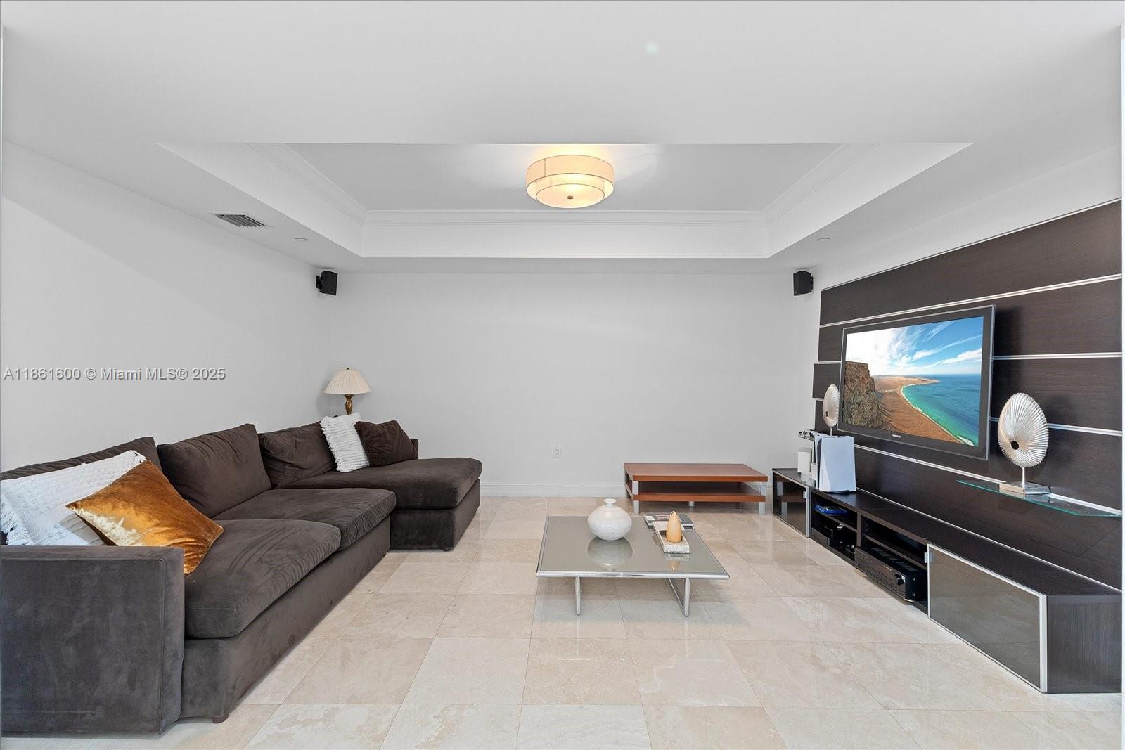 HAMPTONS SOUTH CONDO - Residential