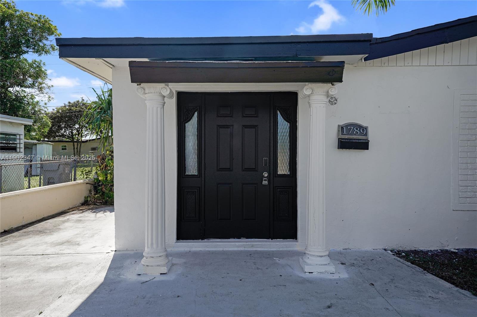 1789 NW 6th Ter